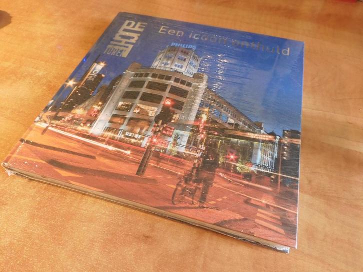 Een icoon onthuld Lichttoren Philips Eindhoven (N. van Onna), Boeken, Geschiedenis | Stad en Regio, Nieuw, 20e eeuw of later, Ophalen of Verzenden