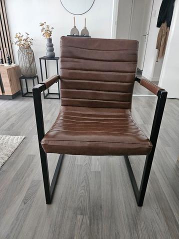 Ruime eetstoelen 6 stuks .  beschikbaar voor biedingen