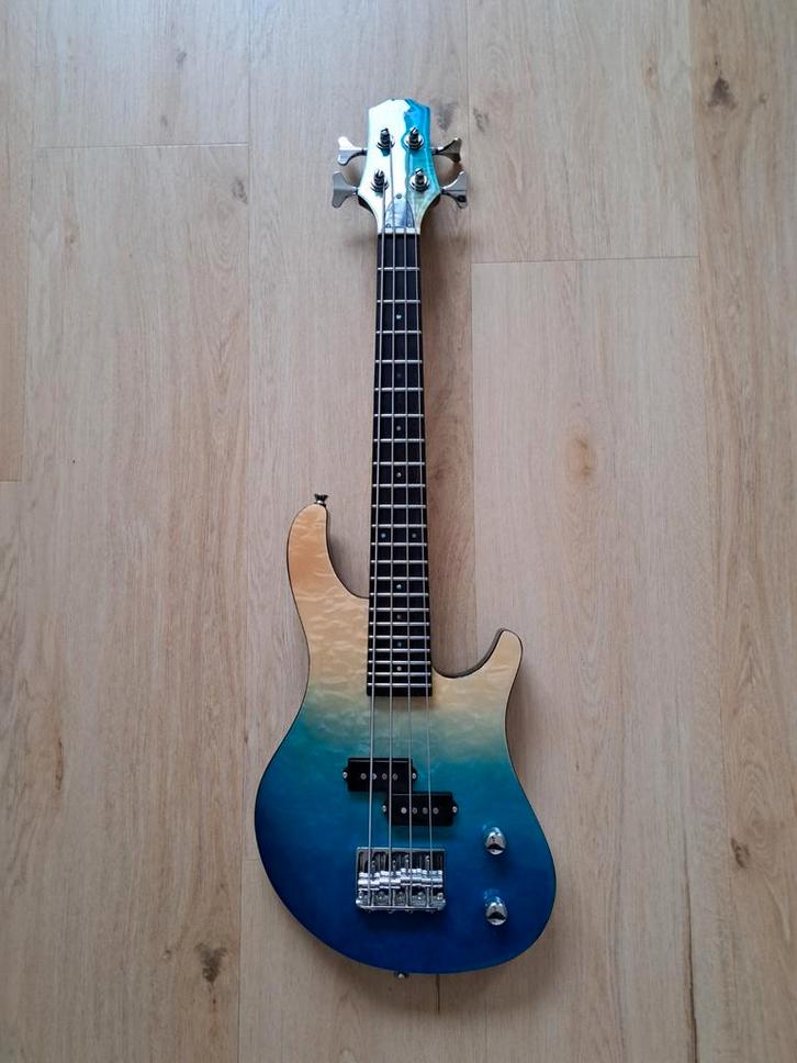 Flight Rock Series Mini Bas Ukulele - Transparant Blauw, Muziek en Instrumenten, Snaarinstrumenten | Gitaren | Bas, Zo goed als nieuw