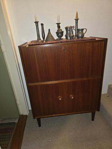 Teak Dressoir / Kabinet beschikbaar voor biedingen