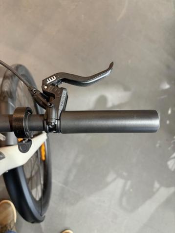 Lichtgewicht  e -bikes beschikbaar voor biedingen
