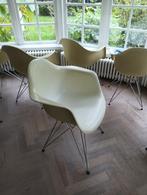 6 Vitra stoelen Eames, Huis en Inrichting, Stoelen, Kunststof, Gebruikt, Wit, Ophalen of Verzenden