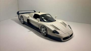 Maserati mc12 hot wheels 1.18 beschikbaar voor biedingen