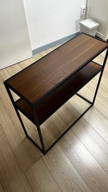 Open kastje (dressoir) laag beschikbaar voor biedingen