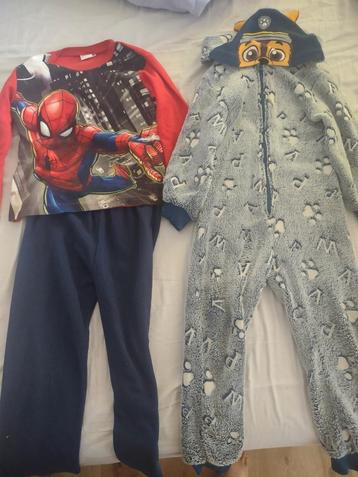 Spiderman pyjama en paw patrol onesie 110/116/122 beschikbaar voor biedingen