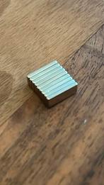 Magneet 10x4x1 mm, Ophalen of Verzenden, Zo goed als nieuw, IJzer