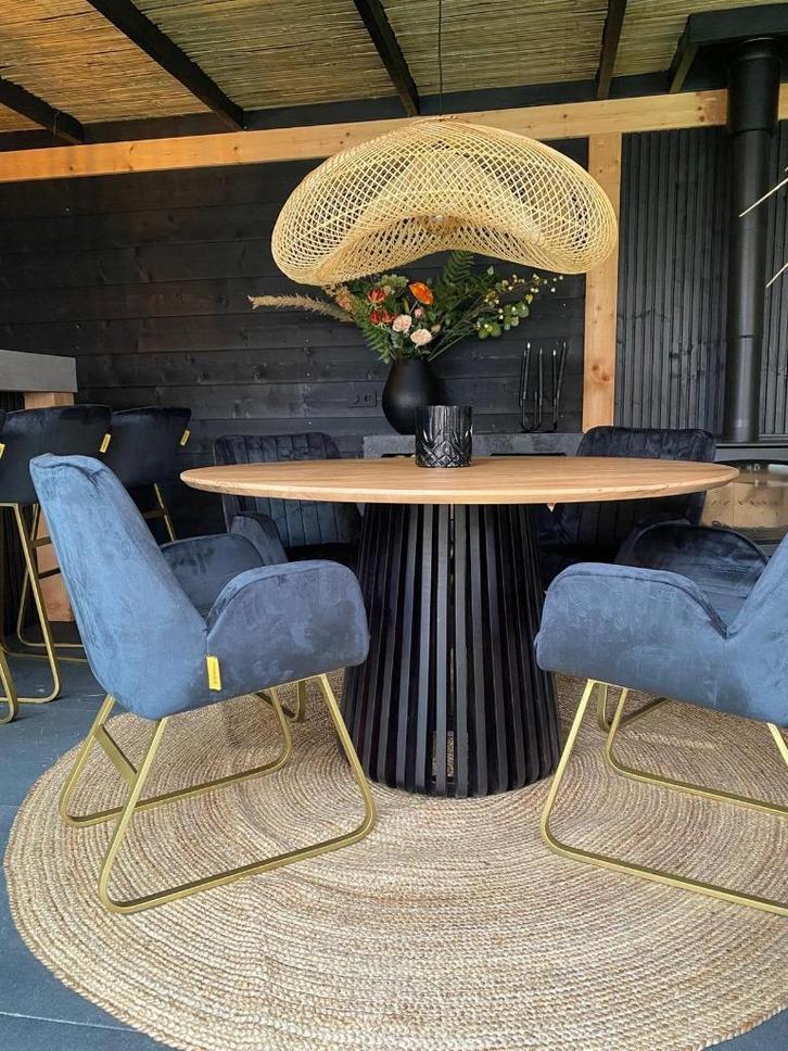 Luxe ronde eettafel (acaciahout) + 4 velvet stoelen z.g.a.n, Huis en Inrichting, Tafels | Eettafels, Zo goed als nieuw, 100 tot 150 cm