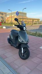 Piaggio Zip 4t 2v, Fietsen en Brommers, Scooters | Piaggio, Ophalen, Maximaal 45 km/u, Zip, Zo goed als nieuw