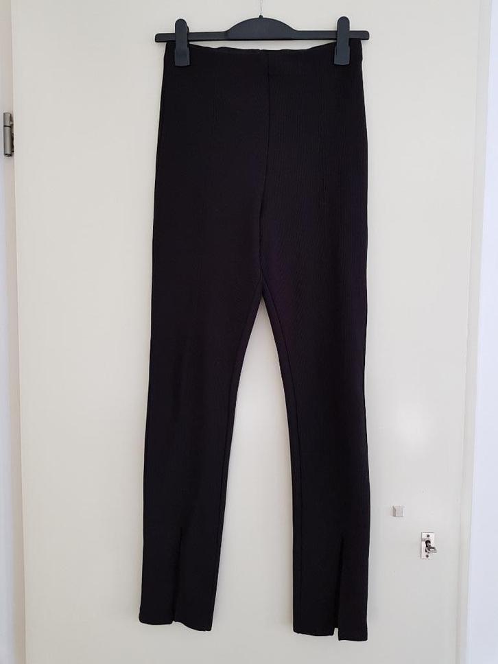 Broek voor dames -- maat S / 36 -- merk: Stradivarius, Kleding | Dames, Broeken en Pantalons, Gedragen, Maat 36 (S), Zwart, Lang