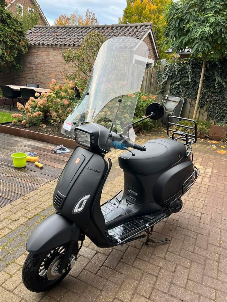 La Souris Sourini R 2023, Fietsen en Brommers, Snorfietsen en Snorscooters, Zo goed als nieuw, Overige merken, Benzine, Ophalen