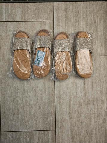 Pantoffels gestoffeerd maat 35/36 – €8 per paar beschikbaar voor biedingen