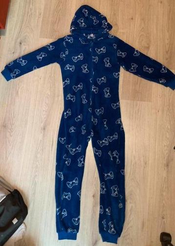 Onesie maat 146-152 beschikbaar voor biedingen
