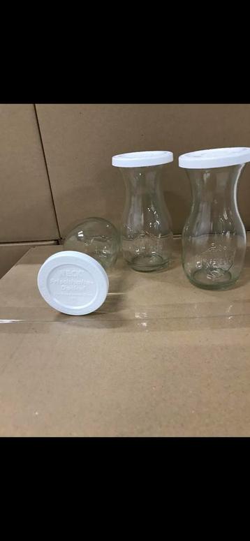 20 nieuwe weckflesjes met plastic deksel beschikbaar voor biedingen