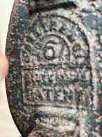 Antiek Strijkijzer met Onderzetter, Ophalen of Verzenden