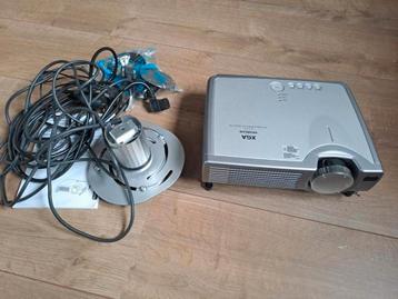 Multimedia mobile LCD beamer projector XGA Hitachi  beschikbaar voor biedingen