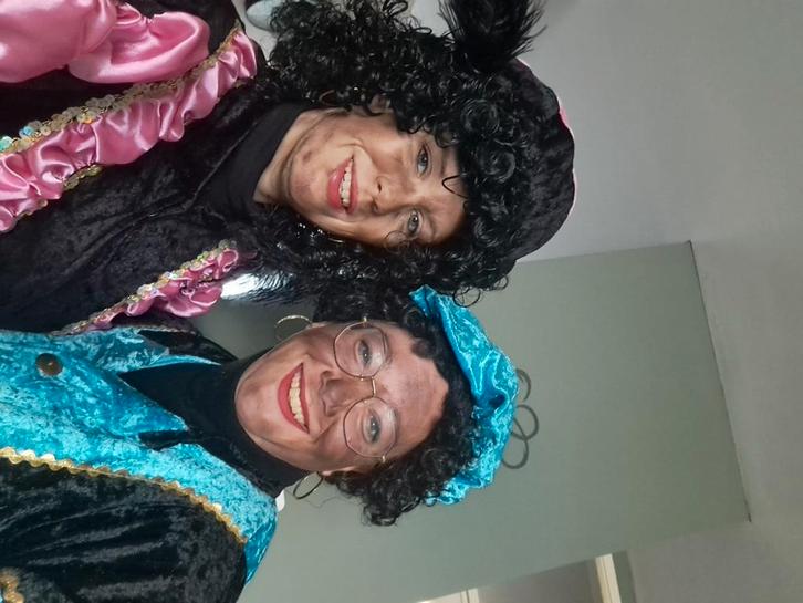 Pietenbezoek van gezellige pieten, Diversen, Sinterklaas, Nieuw, Ophalen