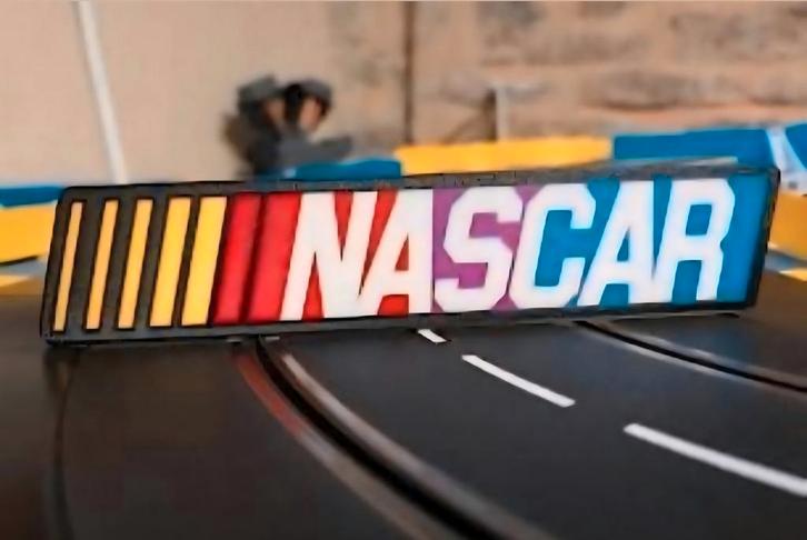 NASCAR LED Lichtbak - Mancave Decoratie, Hobby en Vrije tijd, Modelbouw | Auto's en Voertuigen, Gebruikt, Auto, Groter dan 1:32