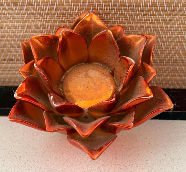 Lotus kaarsenhouder • Glas • Oranje metallic, Huis en Inrichting, Woonaccessoires | Kandelaars en Kaarsen, Minder dan 25 cm, Overige materialen