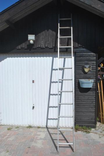 Ladder, aluminium, 12 treden, 325 cm lang beschikbaar voor biedingen