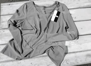 HelloGoodbye Nieuw Hebbeding Design T-shirt mt 1L/42-44 beschikbaar voor biedingen