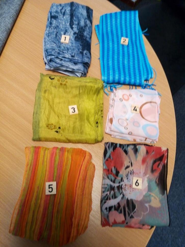 KOOPJE: 6 smalle sjaaltjes per stuk zie de Fotos, Sieraden, Tassen en Uiterlijk, Overige Accessoires, Zo goed als nieuw, Ophalen of Verzenden