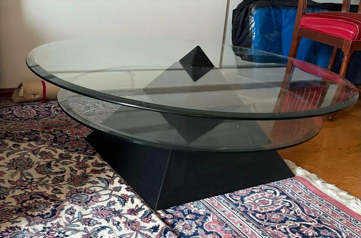 Glazen salontafel met zwart onderstel, Huis en Inrichting, Tafels | Salontafels, Ophalen