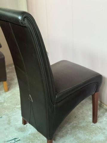 6 zwarte leren stoelen te koop beschikbaar voor biedingen