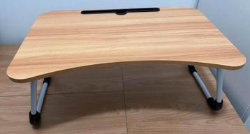 Opvouwbaar tafeltje beschikbaar voor biedingen