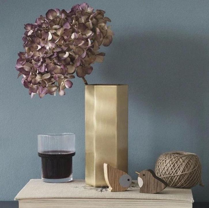 Ferm Living Hexagon vaas twv € 42,00 nieuw in doos!, Huis en Inrichting, Woonaccessoires | Vazen, Nieuw, Ophalen of Verzenden