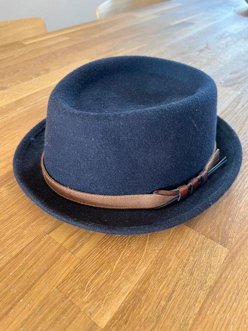 Panizza ‘pork pie’ hoed donkerblauw wol (mt 59 7 3/8), Kleding | Dames, Hoeden en Petten, Zo goed als nieuw, Hoed, 58 cm (L, 7¼ inch) of meer