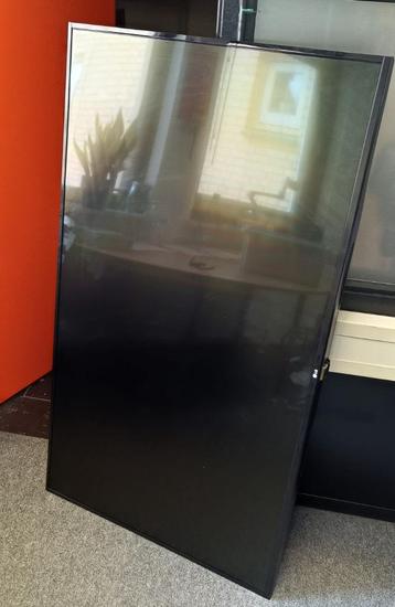 LG 65 inch televisie beschikbaar voor biedingen