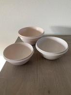 Tupperware 3 rood gespikkelde bakjes, Huis en Inrichting, Ophalen of Verzenden, Gebruikt, Rood, Bak of Kom