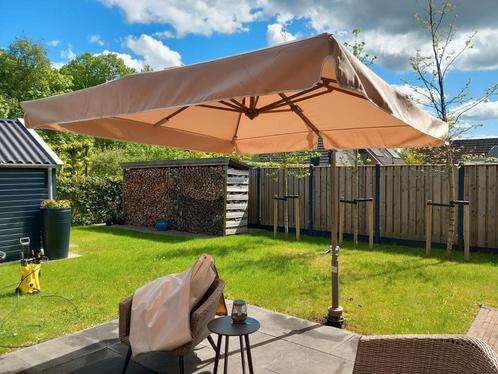 Solero zweefparasol met zand en groene doek, Tuin en Terras, Parasols, Zo goed als nieuw, Zweefparasol, 2 tot 3 meter, Kantelbaar