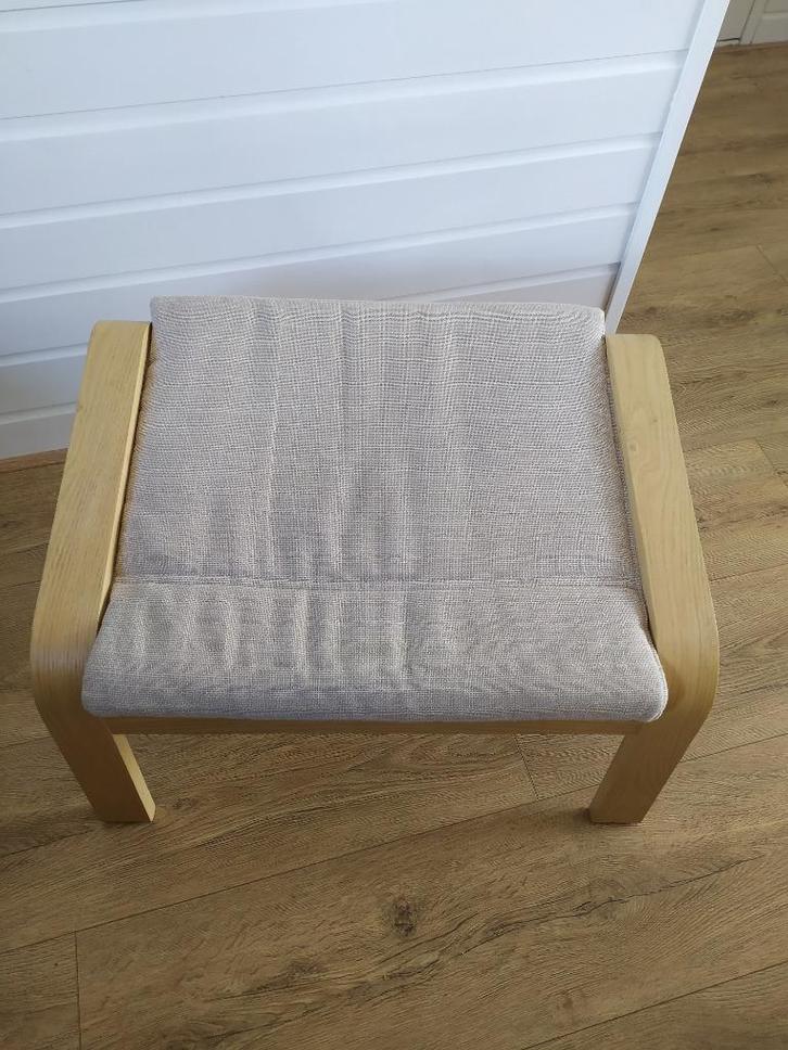Ikea Poang Voetenbank Berken Fineer met beige kussen Z.g.a.n, Huis en Inrichting, Banken | Voetenbanken en Poefen, Zo goed als nieuw