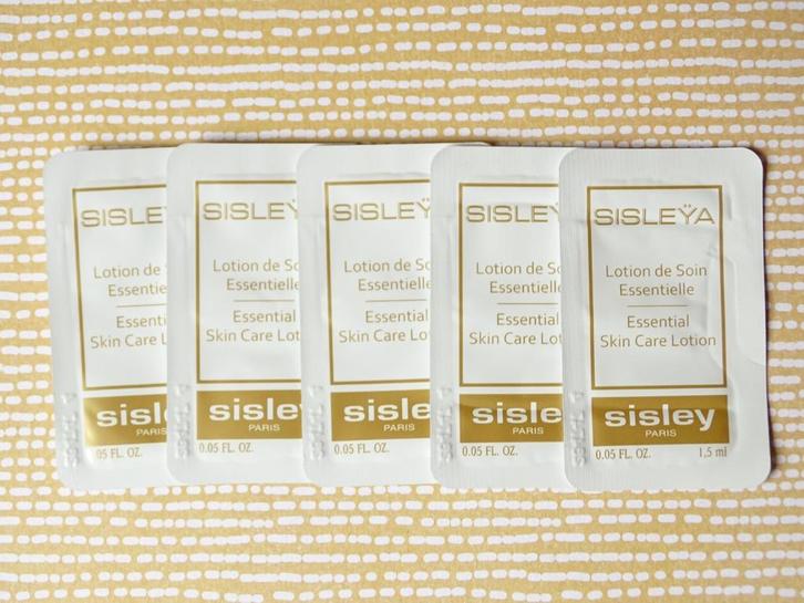 Sisley Sisleÿa Essential Skin Care Lotion (5 proefjes), Sieraden, Tassen en Uiterlijk, Uiterlijk | Gezichtsverzorging, Nieuw, Verzorging