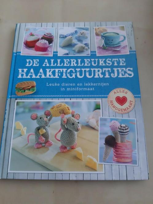 De allerleukste haakfiguurtjes, Hobby en Vrije tijd, Breien en Haken, Zo goed als nieuw, Haken, Patroon of Boek, Ophalen