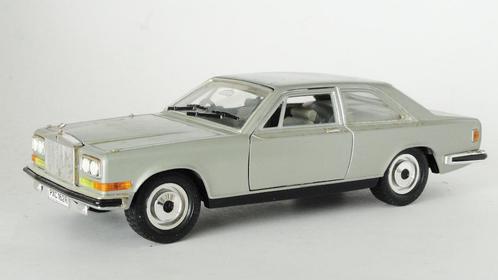 FFF Verzameling Bburago - VITRINEMODELLEN, Hobby en Vrije tijd, Modelauto's | 1:18, Zo goed als nieuw, Auto, Bburago, Ophalen of Verzenden