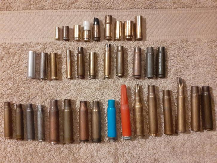 Collectie 36 verschillende hulzen (ONKLAAR), Verzamelen, Militaria | Algemeen, Landmacht, Hulzen of Bodemvondsten, Nederland, Ophalen of Verzenden