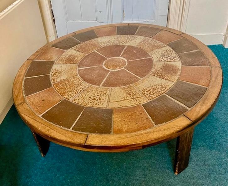 Vintage sixties Deens Design brutalist ronde salontafel, Huis en Inrichting, Tafels | Salontafels, Gebruikt, Minder dan 50 cm