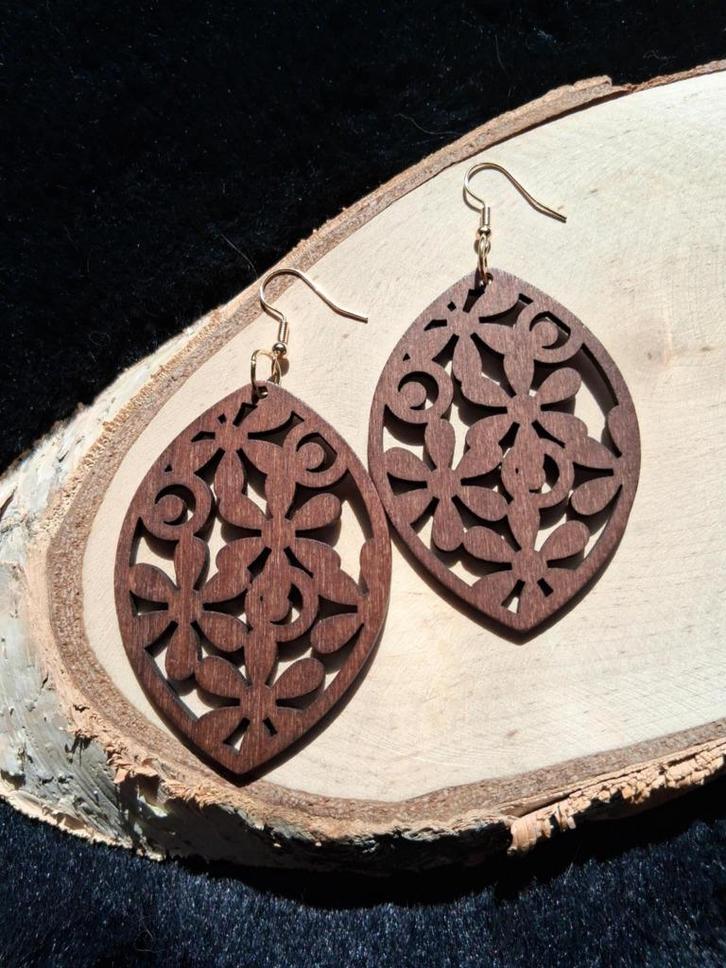 boho houten oorbellen bloemen, Sieraden, Tassen en Uiterlijk, Oorbellen, Nieuw, Overige materialen, Bruin, Ophalen of Verzenden