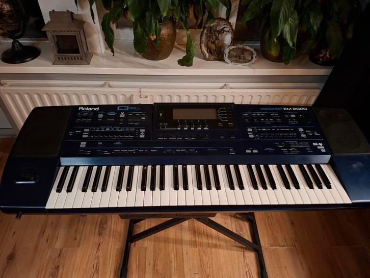 Roland EM-2000 Keyboard - Te Koop!, Muziek en Instrumenten, Keyboards, Gebruikt, Overige aantallen, Roland, Aanslaggevoelig, Met standaard