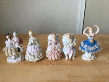 5 porseleinen beeldjes in 1 koop  beschikbaar voor biedingen