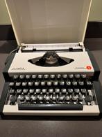 Typemachine Olympia Traveller met koffer, Diversen, Typemachines, Ophalen of Verzenden, Gebruikt