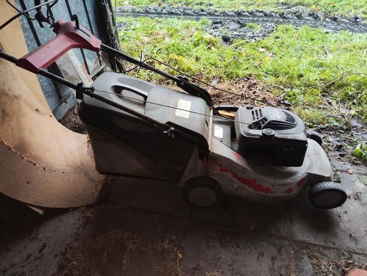 Grasmaaier - Benzine - Gebruikt, Tuin en Terras, Grasmaaiers, Gebruikt, Benzine-grasmaaier, 40 t/m 49 cm, Cirkelmaaier, Opvangzak