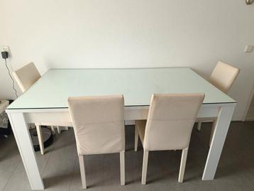 Eettafel met 4 stoelen