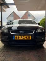 Ford Focus 1.6 74KW 3D 2005 Zwart, Auto's, 1596 cc, Zwart, 4 cilinders, Zwart