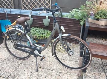 Moederfiets damesfiets fiets kinderzitje grote stuur  beschikbaar voor biedingen