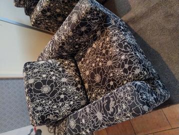 Twee mooie lounge stoelen  beschikbaar voor biedingen