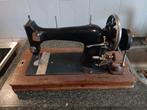 Singer antieke draai naaimachine met houten kist en sleutel, Ophalen of Verzenden