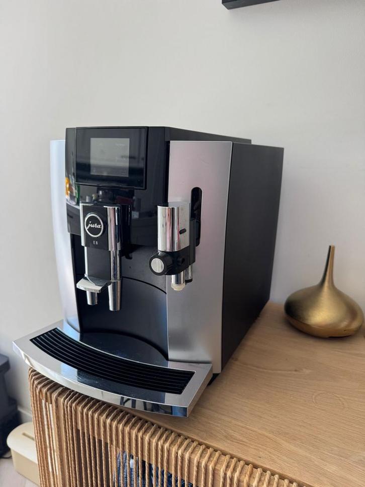 Jura E8 Touchscreen Koffiemachine - Topstaat!, Witgoed en Apparatuur, Koffiezetapparaten, Zo goed als nieuw, Koffiebonen, Koffiemachine